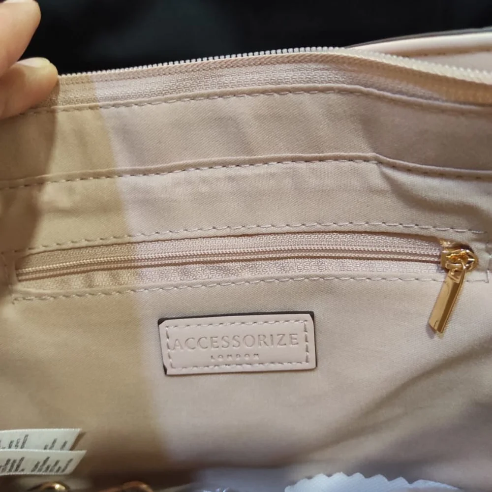 Accessorize London handbag - Picture 13 of 13